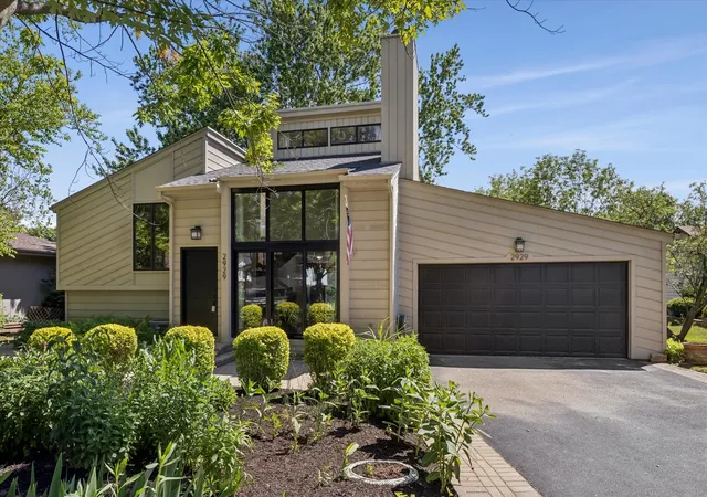 Photo 1 of Sale Pending at 2929 Northcreek Dr, Woodridge, IL 60517 | MLS# 12723511 | Listing updated on 2026-09-25