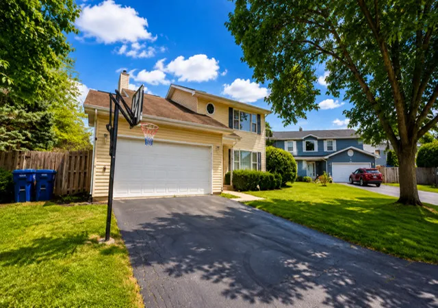 Photo 3 of Single family home for sale at 5316 Cypress Cir, Gurnee, IL 60031 | MLS# 12723555 | Listing updated on 2026-08-12