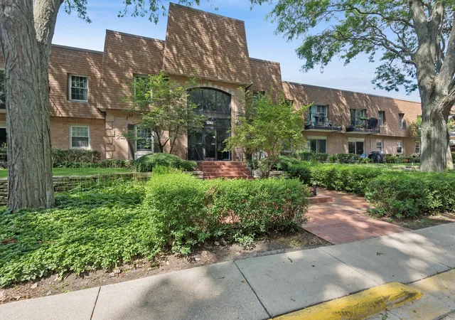 Photo 1 of Condo for sale at 1240 Park Ave #331, Highland Park, IL 60035 | MLS# 12723585 | Listing updated on 2026-10-02