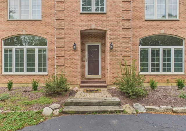 Photo 3 of Single family home for sale at 122 Deepwood Rd, Barrington Hills, IL 60010 | MLS# 12723616 | Listing updated on 2026-09-11