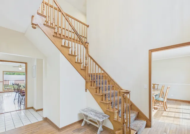 Photo 4 of Single family home for sale at 122 Deepwood Rd, Barrington Hills, IL 60010 | MLS# 12723616 | Listing updated on 2026-09-11