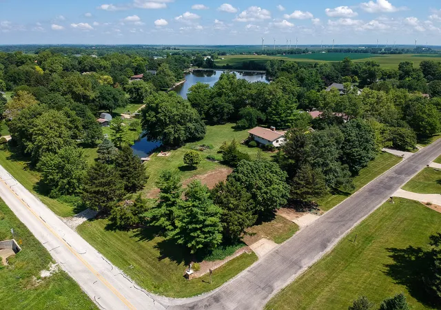 1st image of 8264 Sunset Rd, Carlock, IL 61725 | MLS# 12723617