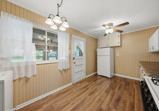 Photo 4 of Single family home for sale at 17120 Oriole Ave, Tinley Park, IL 60477 | MLS# 12723619 | Listing updated on 2026-09-20