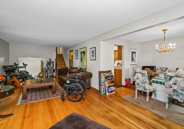 Photo 3 of Single family home for sale at 1525 Elm St, Park Ridge, IL 60068 | MLS# 12723621 | Listing updated on 2026-08-30