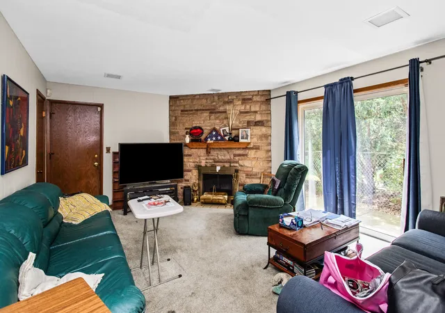 Photo 4 of Single family home for sale at 1525 Elm St, Park Ridge, IL 60068 | MLS# 12723621 | Listing updated on 2026-08-30
