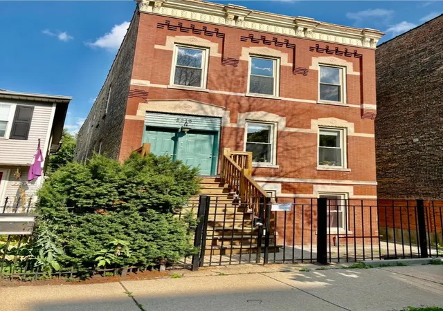 Photo 1 of Condo for sale at 2215 N Campbell Ave #3F, Chicago, IL 60647 | MLS# 12723649 | Listing updated on 2026-09-12