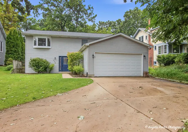 Photo 1 of Single family home for sale at 25194 W Buena Ave, Lake Villa, IL 60046 | MLS# 12723666 | Listing updated on 2026-09-28