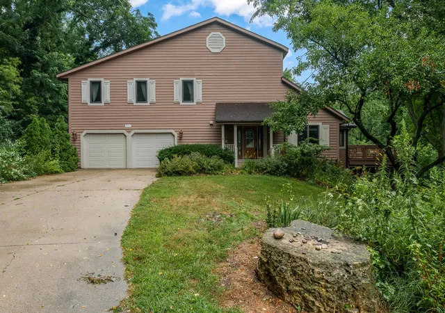 Photo 1 of Single family home for sale at 8351 Snaresbrook Rd, Roscoe, IL 61073 | MLS# 12723679 | Listing updated on 2026-08-16