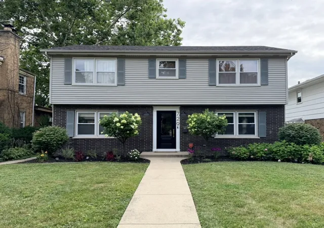 1st image of 729 Latimer Ln, Flossmoor, IL 60422 | MLS# 12723680
