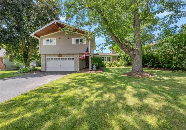 Photo 2 of Single family home for sale at S758 Grant St, Winfield, IL 60190 | MLS# 12723715 | Listing updated on 2026-08-17