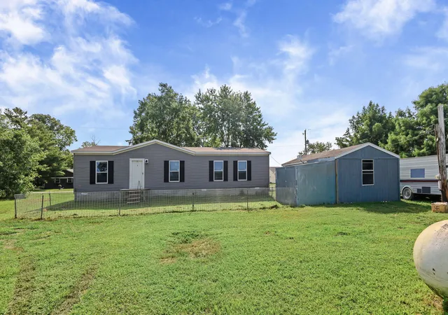 Photo 2 of Manufactured home for sale at 1257 Cedar Crk Dr, Centralia, IL 62801 | MLS# 12723765 | Listing updated on 2026-09-15
