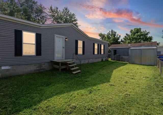Photo 3 of Manufactured home for sale at 1257 Cedar Crk Dr, Centralia, IL 62801 | MLS# 12723765 | Listing updated on 2026-09-15