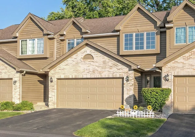 Photo 1 of Townhouse for sale at 955 Ascot Dr, Elgin, IL 60123 | MLS# 12723770 | Listing updated on 2026-09-15
