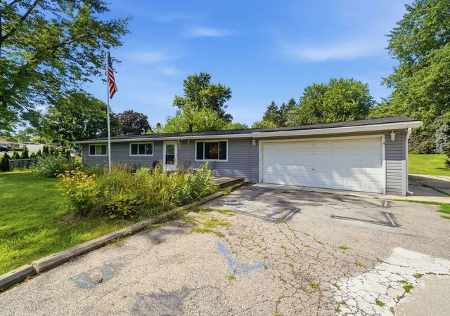 2nd image of 3715 Claremont Rd, Johnsburg, IL 60051 | MLS# 12723771