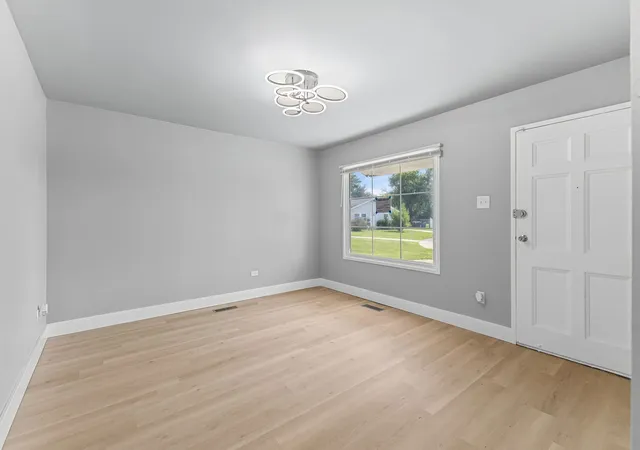 Photo 2 of Sale Pending at 1946 Wooster Ct, Chicago Heights, IL 60411 | MLS# 12723783 | Listing updated on 2026-09-01