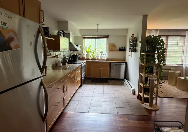 Photo 4 of Condo for sale at 539 W Stratford Pl #506, Chicago, IL 60657 | MLS# 12723786 | Listing updated on 2026-09-01