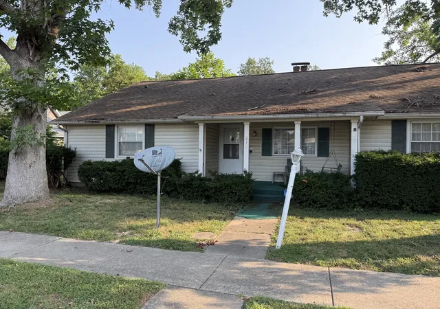 Photo 2 of Single family home for sale at 810 E 7th Street, Centralia, IL 62801 | MLS# 12723793 | Listing updated on 2026-08-12