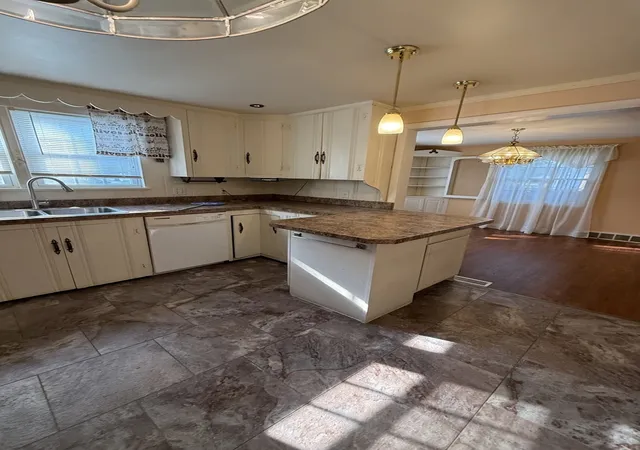 Photo 41 of Single family home for sale at 810 E 7th Street, Centralia, IL 62801 | MLS# 12723793 | Listing updated on 2026-08-12