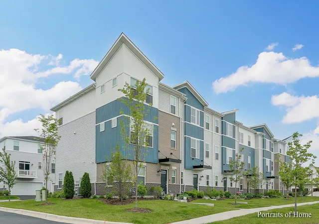 Photo 2 of Townhouse for sale at 4169 Calder Ln, Aurora, IL 60504 | MLS# 12723822 | Listing updated on 2026-09-27