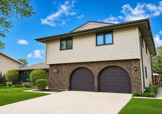 1st image of 1106 Westfield Ln, Schaumburg, IL 60193 | MLS# 12723848
