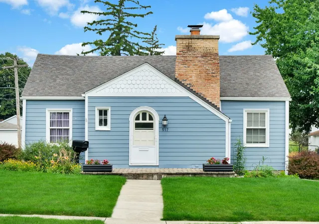 Photo 1 of Single family home for sale at 517 E Grand Lake Blvd, West Chicago, IL 60185 | MLS# 12723873 | Listing updated on 2026-08-11