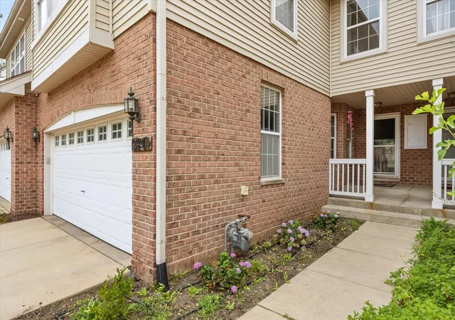 Photo 2 of Townhouse for sale at 2446 Abbey Dr, Darien, IL 60561 | MLS# 12723874 | Listing updated on 2026-09-24