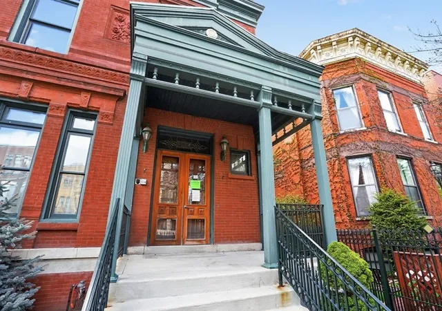 Photo 3 of Sale Pending at 3126 S Calumet Ave, Chicago, IL 60616 | MLS# 12723877 | Listing updated on 2026-08-14