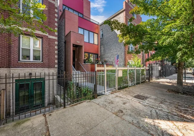 Listing Photo 5 - Condo for sale in building located at 1308 N Bosworth Ave, Chicago, IL 60642 - Unit #2