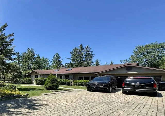 1st image of 1802 Walnut Cir, Northbrook, IL 60062 | MLS# 12723939