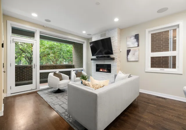 Photo 3 of Condo for sale at 1536 W Walton St #1, Chicago, IL 60642 | MLS# 12723967 | Listing updated on 2026-08-28
