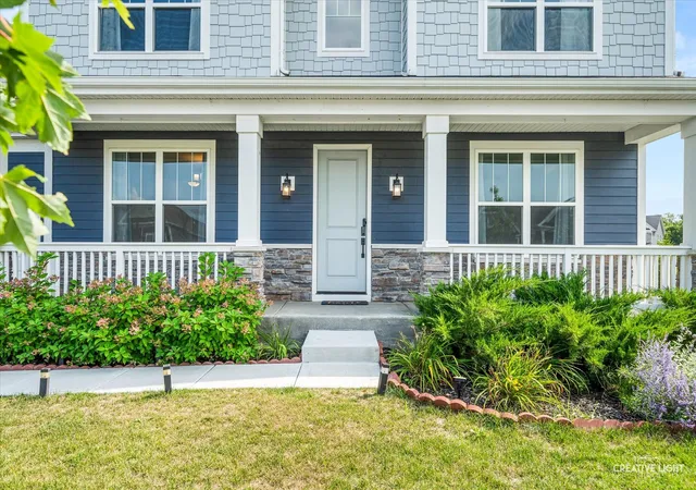 Photo 2 of Single family home for sale at 3553 Doral Dr, Elgin, IL 60124 | MLS# 12723995 | Listing updated on 2026-09-14