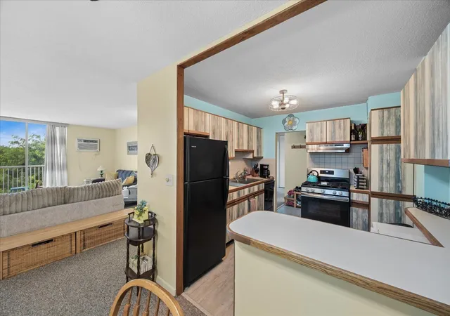 Photo 4 of Condo for sale at 2211 S Stewart Ave #6D, Lombard, IL 60148 | MLS# 12724008 | Listing updated on 2026-08-10