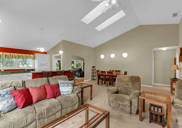 3rd image of 1614 Windward Pt, Champaign, IL 61821