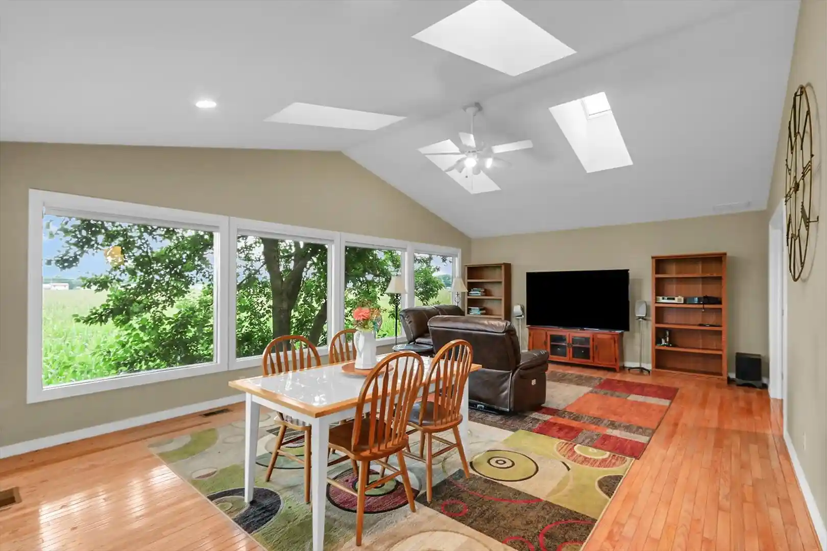 Listing Photo 2 - Condo for sale in 1614 Windward Pt located at 1614 Windward Pt, Champaign, IL 61821 - Unit 1614 Windward Point