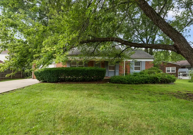 Photo 1 of Single family home for sale at 751 Twisted Oak Ln, Buffalo Grove, IL 60089 | MLS# 12724011 | Listing updated on 2026-09-01