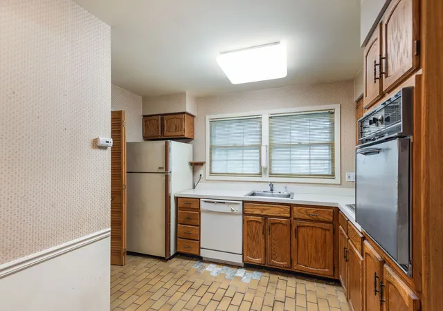 Photo 4 of Single family home for sale at 751 Twisted Oak Ln, Buffalo Grove, IL 60089 | MLS# 12724011 | Listing updated on 2026-09-01