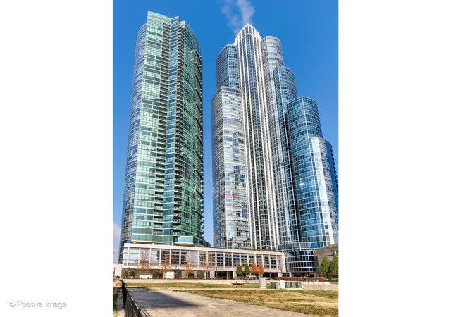 Sale Pending at 1201 S Prairie Ave #2402, Chicago, IL 60605 | MLS# 12724013 | Listing updated on 2026-09-21