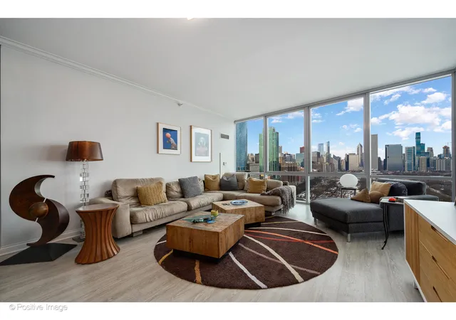 Photo 3 of Sale Pending at 1201 S Prairie Ave #2402, Chicago, IL 60605 | MLS# 12724013 | Listing updated on 2026-09-21