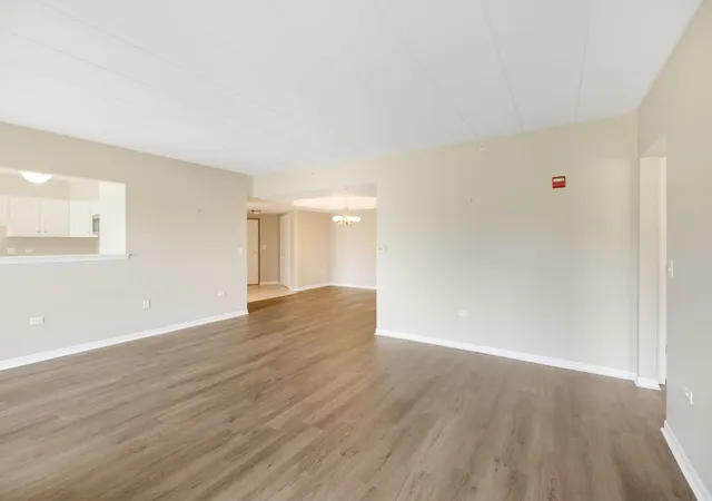 Listing Photo 4 - Condo for sale in building located at 8505 Woodward Ave, Woodridge, IL 60517 - Unit #202
