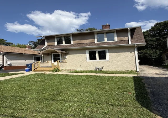 Photo 1 of Single family home for sale at 717 New York St, Waukegan, IL 60085 | MLS# 12724035 | Listing updated on 2026-09-29