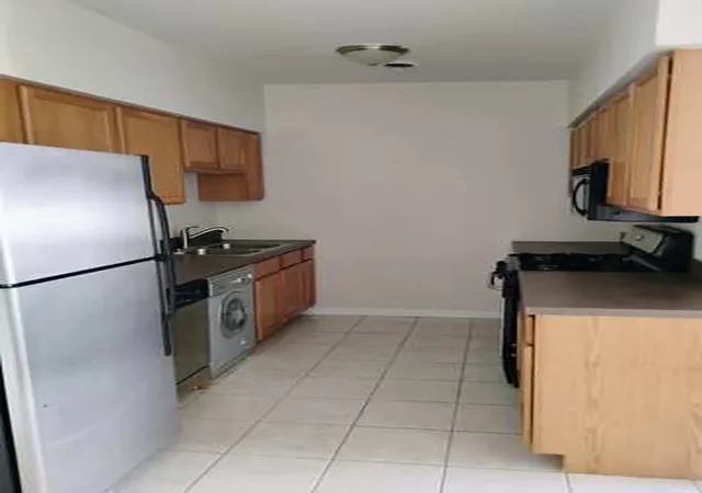 2nd image of 18340 Cherry Creek Dr #7, Homewood, IL 60430 | MLS# 12724111