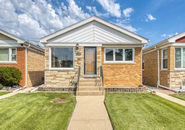 Single family home for sale at 5335 N Natchez Ave, Chicago, IL 60656 | MLS# 12724113