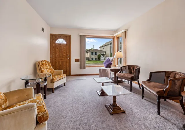 Photo 3 of Single family home for sale at 5335 N Natchez Ave, Chicago, IL 60656 | MLS# 12724113 | Listing updated on 2026-09-16