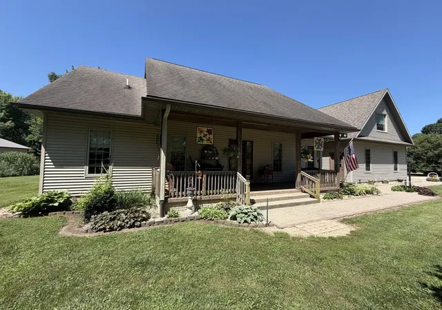 Photo 2 of Sale Pending at 404 Timber St, Lafayette, IL 61449 | MLS# 12724116 | Listing updated on 2026-09-29