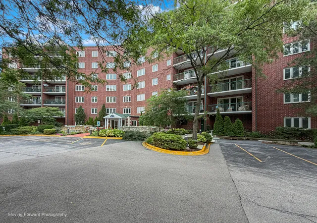 Listing Photo 2 - Condo for sale in building located at 8540 W Foster Ave, Norridge, IL 60706 - Unit #503