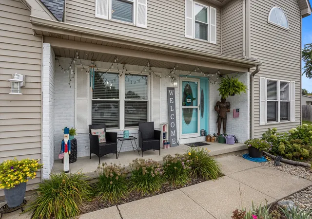 Photo 3 of Single family home for sale at 21 S Scarborough Ct, Sidney, IL 61877 | MLS# 12724140 | Listing updated on 2026-09-16