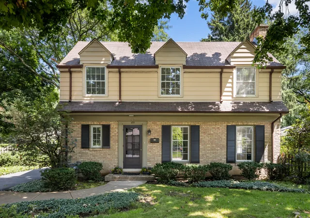 1st image of 633 Forest Rd, Glenview, IL 60025 | MLS# 12724172