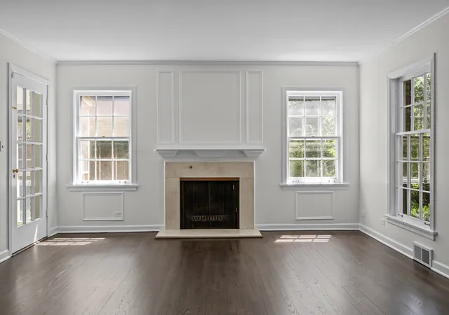 5th image of 633 Forest Rd, Glenview, IL 60025 | MLS# 12724172