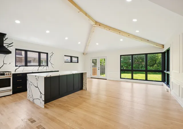 Photo 3 of Single family home for sale at 732 Hill St, Highland Park, IL 60035 | MLS# 12724223 | Listing updated on 2026-09-01