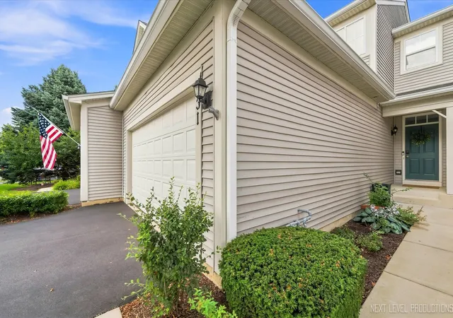Photo 3 of Condo for sale at 231 Grand Ridge Rd #231, St. Charles, IL 60175 | MLS# 12724284 | Listing updated on 2026-10-07